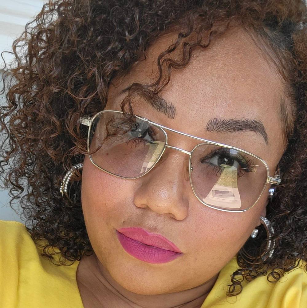 Meet your Posher, Sonya